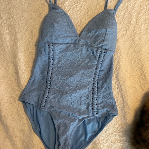 Jessica Simpson bathing suit - Picture 4 of 8